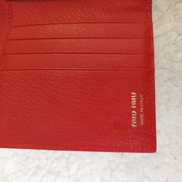 ❌SOLD ON IG❌MIU MIU WALLET - Picture 3 of 6